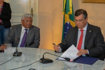 Governador Flávio Dino sanciona a lei que destina vagas para negros em concursos públicos estaduais