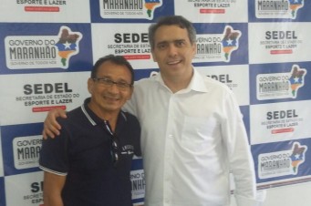 Celebrado conv&ecirc;nio para constru&ccedil;&atilde;o de campo de futebol em Araguan&atilde;