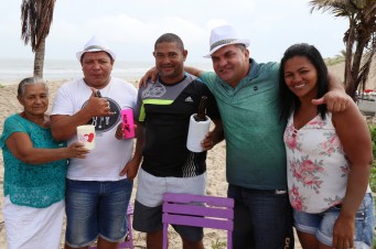Popula&ccedil;&atilde;o amanhece comemorando a chegada do ano novo