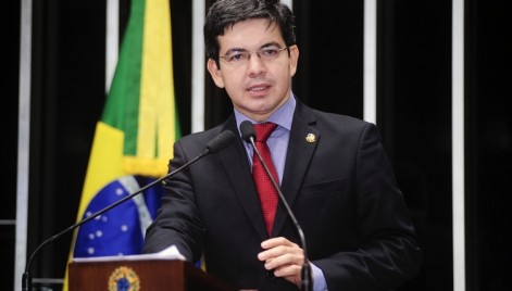 Plenário do Senado Federal durante sessão deliberativa extraordinária. Em discurso, senador Randolfe Rodrigues (Rede-AP). Foto: Waldemir Barreto/Agência Senado