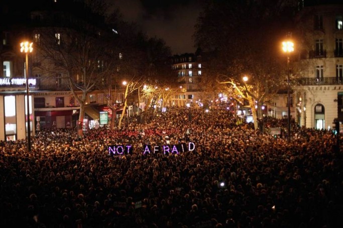 Homenanagem &agrave;s v&iacute;timas do Charlie Hebdo