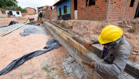 Prefeitura realiza obras de drenagem e pavimenta&ccedil;&atilde;o asf&aacute;ltica na Vila Isabel