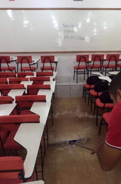 Sala do curso Wellington inundada