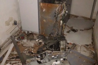 Bandidos explodem caixas eletr&ocirc;nicos de ag&ecirc;ncia banc&aacute;ria em Tifil&acirc;ndia