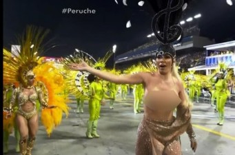 Uma das destaques da escola, Ju Isen arrancou a fantasia e foi expulsa do desfile da Unidos do Peruche