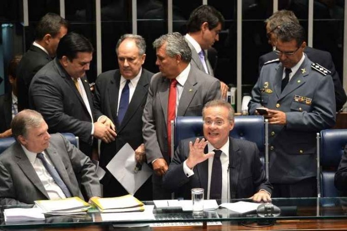 Renan usa pautas econ&ocirc;micas para tentar se afastar de investiga&ccedil;&otilde;es