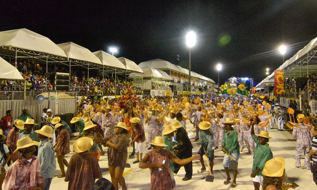 Desfile da Favela do Samba (Karlos Geromy/O Imparcial)