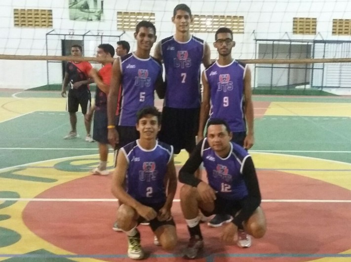 V&ocirc;lei amador