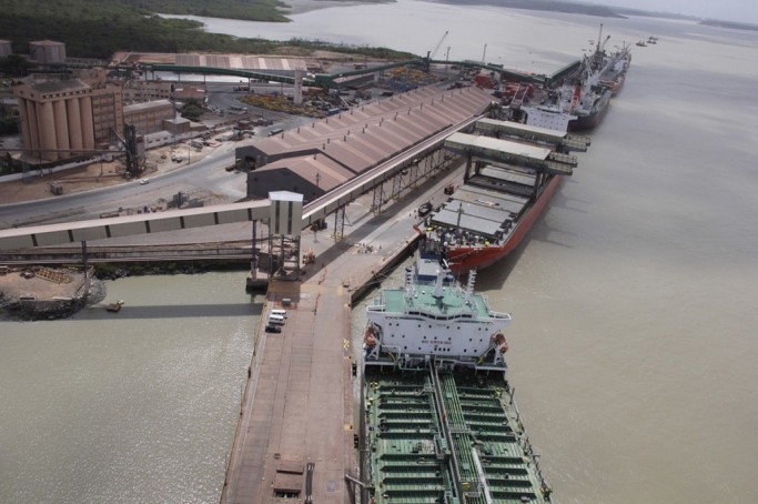Confian&ccedil;a dos clientes do Porto do Itaqui chega a 75,93% em 2015