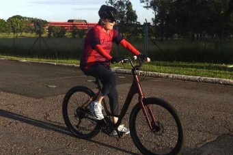 Dilma pedalava enquanto PF cumpria mandado de condu&ccedil;&atilde;o contra Lula