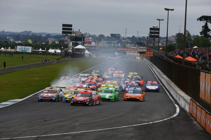 Suzuki tem bom histórico em Curitiba, que recebe última corrida da Stock Car