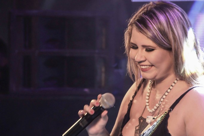 mar&iacute;lia mendon&ccedil;a 