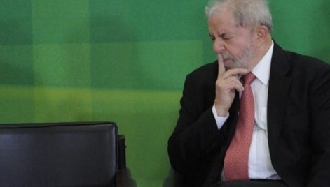 O ministro do STF ainda determinou que as investigações da Lava-Jato contra ao petista continuem com o juiz Sérgio Moro, da 13ª Vara Federal de Curitiba. Lula