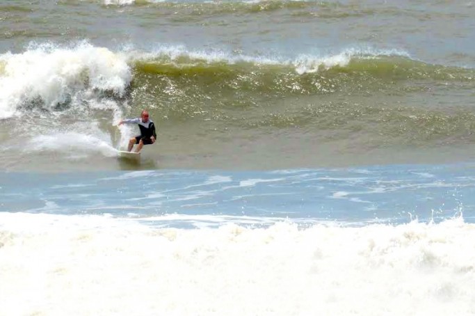 Praia de Travosa e Barra da Baleia o novo paraíso dos surfistas 
