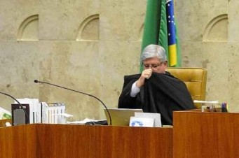 Janot: "&Eacute; l&iacute;cito concluir que a nomea&ccedil;&atilde;o foi praticada com a inten&ccedil;&atilde;o, sem preju&iacute;zo de outras leg&iacute;timas, de afetar a compet&ecirc;ncia do ju&iacute;zo de primeiro grau"