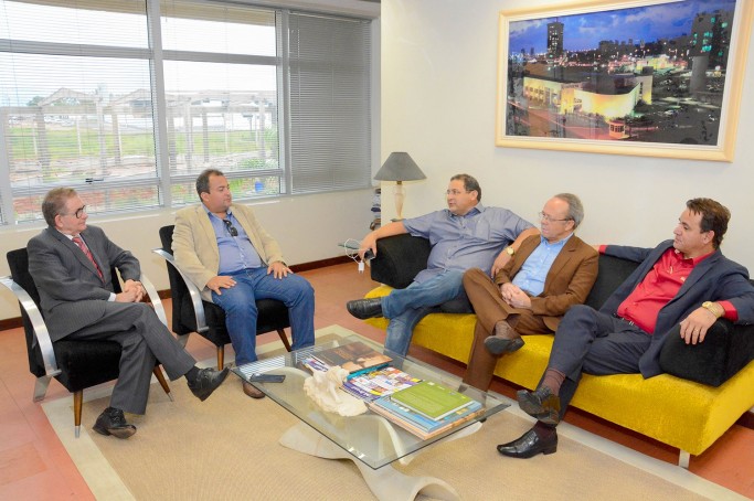 A comitiva do Partido Ecológico Nacional foi recebida pelo presidente do Grupo O Imparcial, Pedro Freire