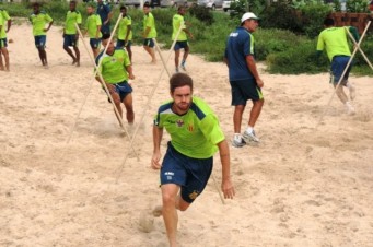 SAMPAIO CORR&Ecirc;A TREINANDO NA PRAIA 