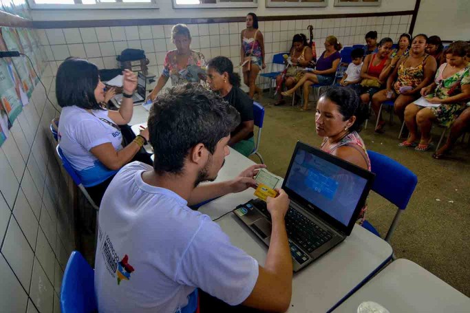 T&eacute;cnicos da Sedes tiraram d&uacute;vidas de benefici&aacute;rios do Bolsa Escola (Mais Bolsa Fam&iacute;lia)