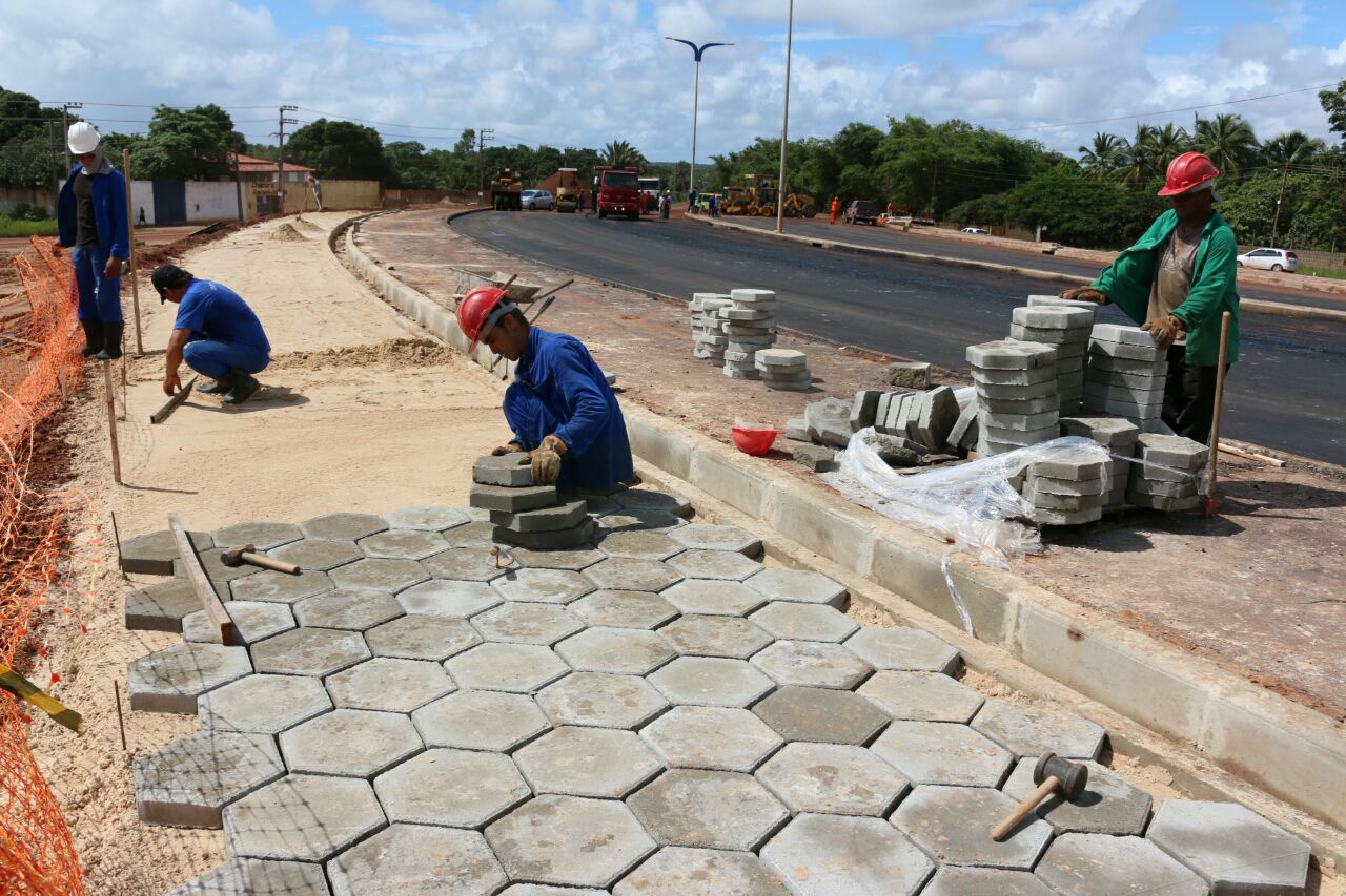 Elevado na Estrada do Araçagy está em fase de conclusão