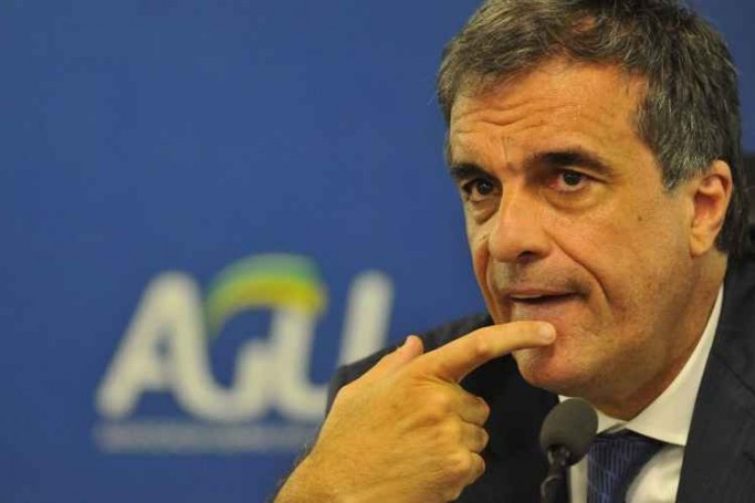 O ex-ministro da Justiça nega que o objetivo seja protelar a votação do processo de impeachment da presidente Dilma Rousseff