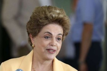 Dilma e seus ministros vão ficar nos Palácios do Planalto e Alvorada conversando com parlamentares