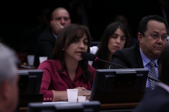 Eliziane Gama