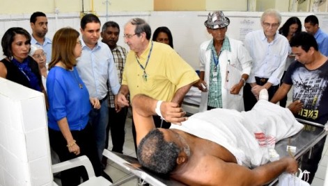 Maca zero: prefeito Edivaldo acompanha transfer&ecirc;ncia de pacientes do Socorr&atilde;o I para Santa Casa