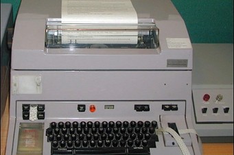 Telex, usado para enviar not&iacute;cias no passado