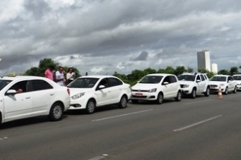 Verifica&ccedil;&atilde;o de tax&iacute;metros de S&atilde;o Lu&iacute;s est&aacute; sendo realizada na Via Expressa      