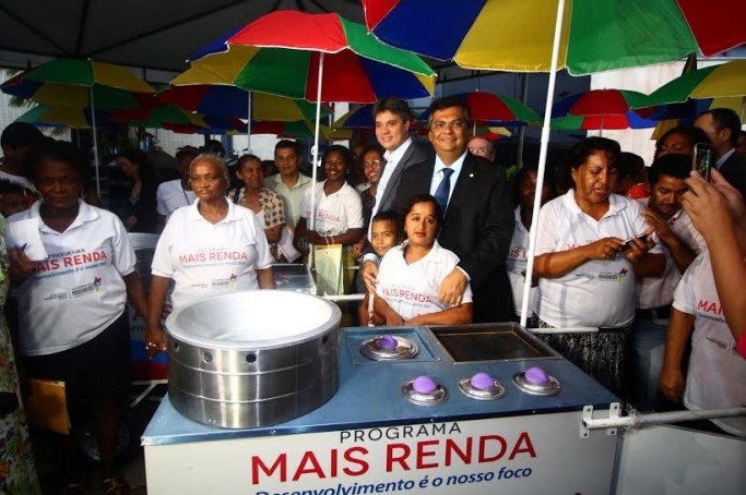 Governo entrega kits do Mais Renda e beneficia 400 vendedores informais