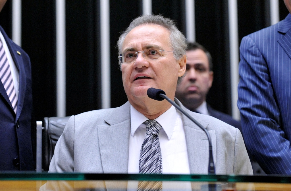 Renan Calheiros em sessão conjunta do Congresso Nacional