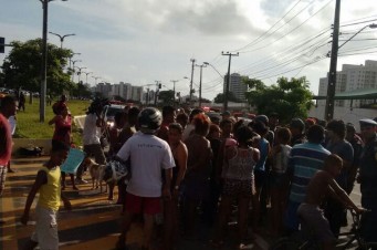 Protesto interdita a Avenida Carlos Cunha, no Jaracati em S&atilde;o Lu&iacute;s