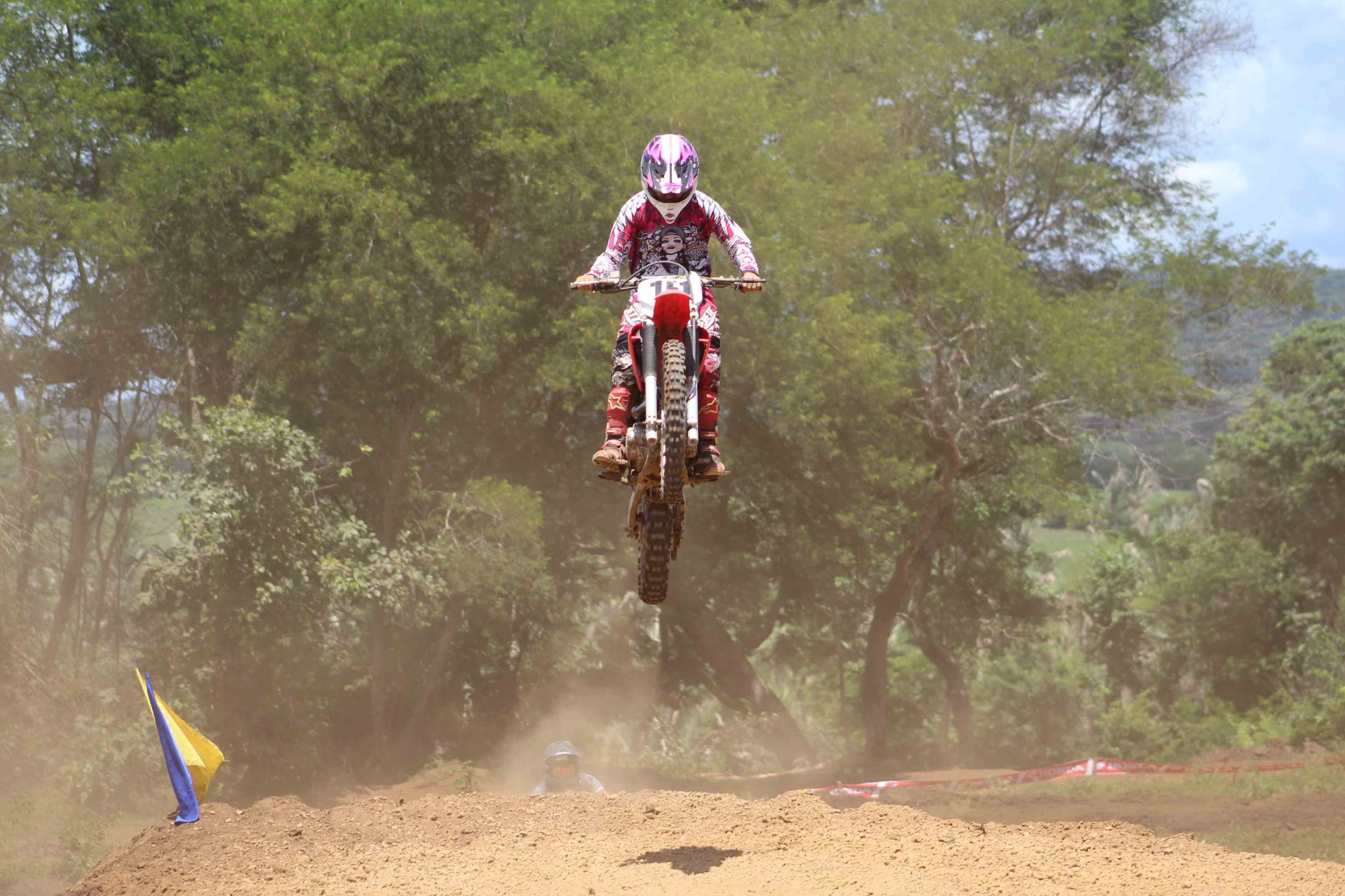 Pilotos voltam  acelerar na disputa pelo estadual de motocross