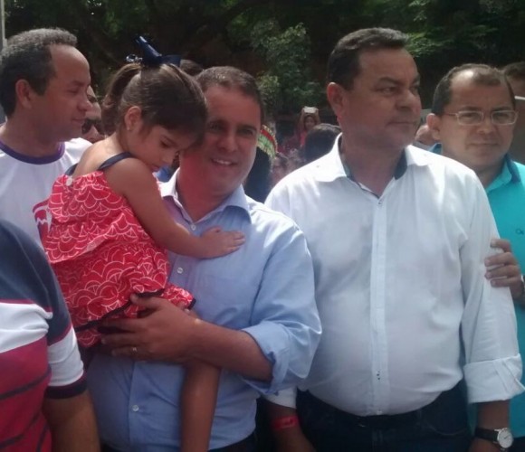 Prefeito Edivaldo Holanda Júnior no ponto de chegada da Tocha Olímpica