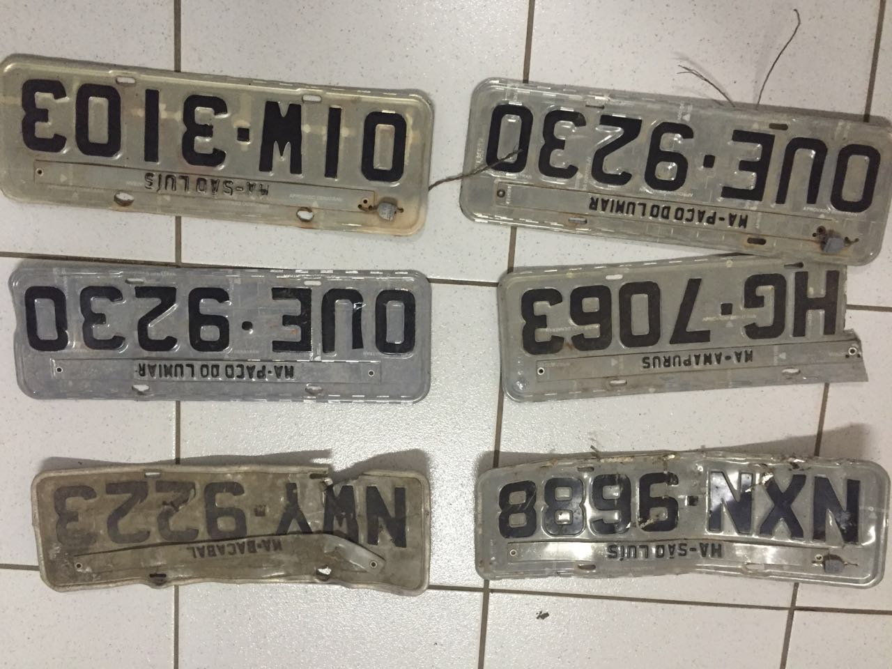 Placas apreendidas durante a operação da SEIC