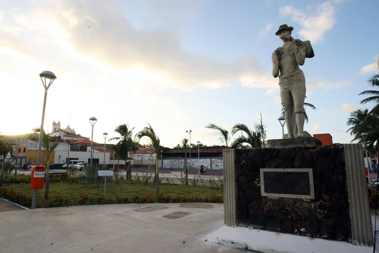 Entregue segunda etapa da reforma da praça do Pescador, no Portinho