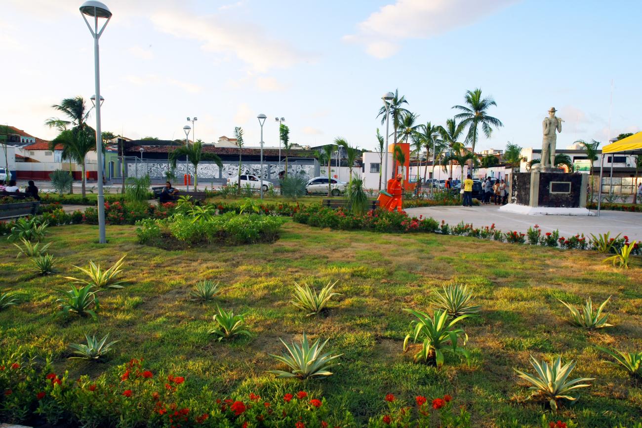 Entregue segunda etapa da reforma da praça do Pescador, no Portinho