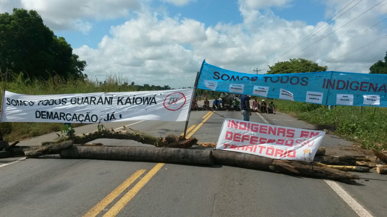 Indígenas interditam BR-316 em Pindaré Mirim