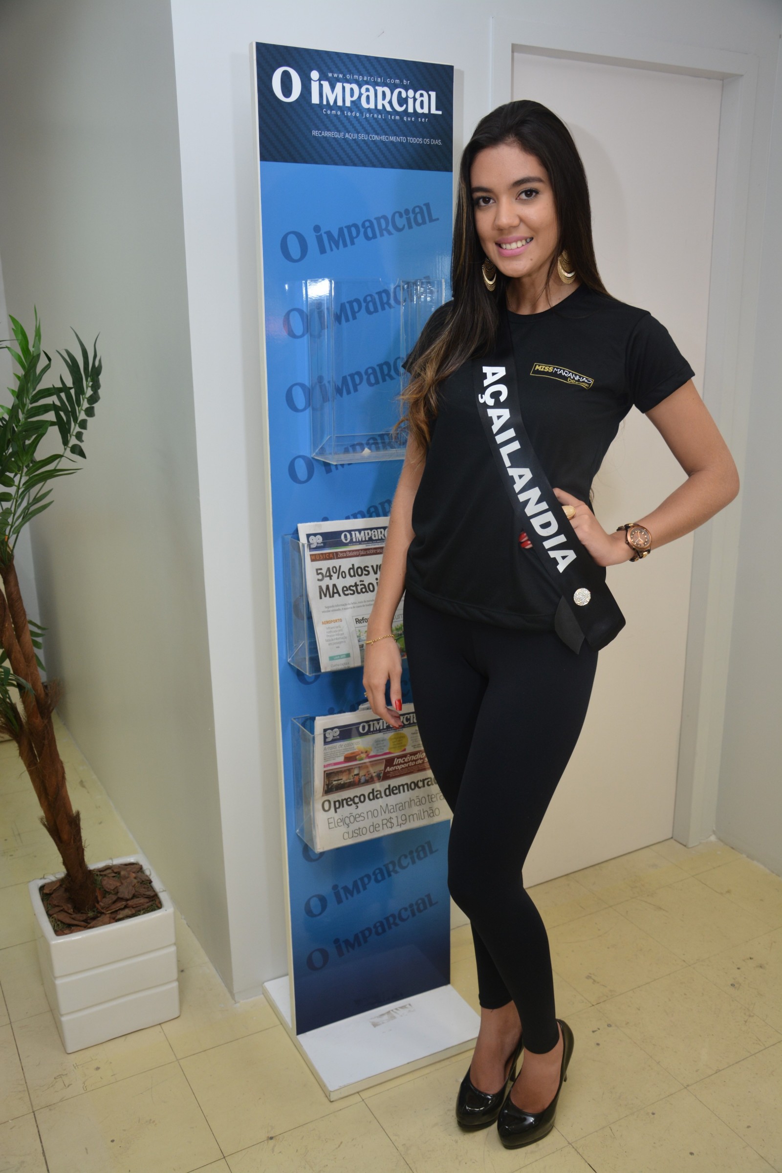 Thays Fischer, miss Açailândia, tem 20 anos e 1,78m