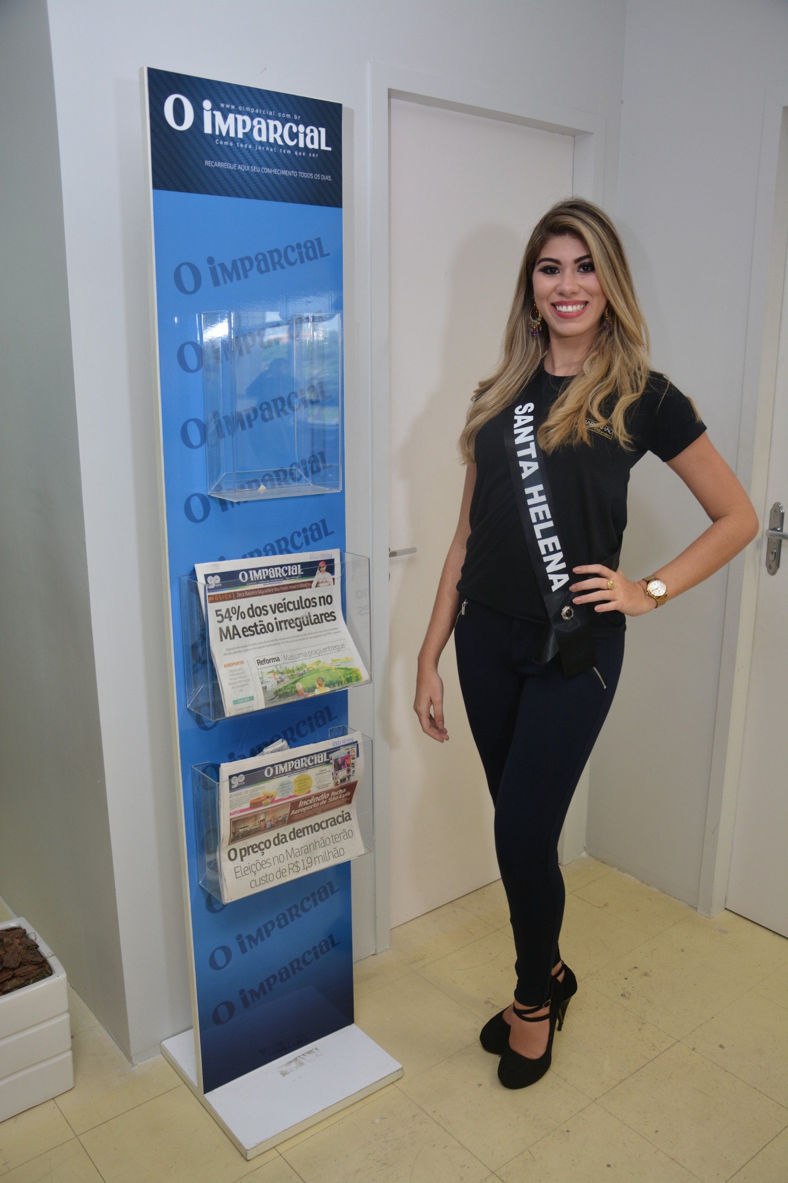 Lydia Costa, missa Santa Helena, tem 22 anos e 1,75m