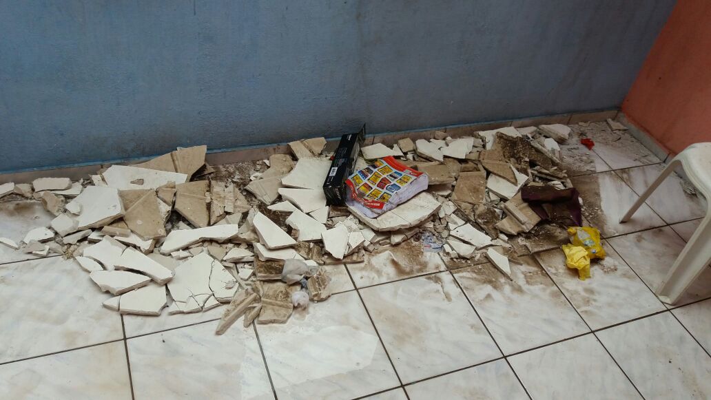 Trê casas foram danificadas pela tempestade na Avenida 3, na Cohab