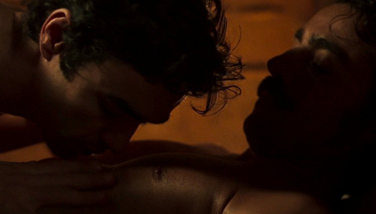 Os personagens André (Caio Blat) e Tolentino (Ricardo Pereira) foram os protagonistas na cena de 'Liberdade liberdade' (foto: Globo / Reprodução)