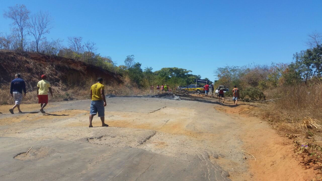 Manifestação BR-135 próximo a Paraibano