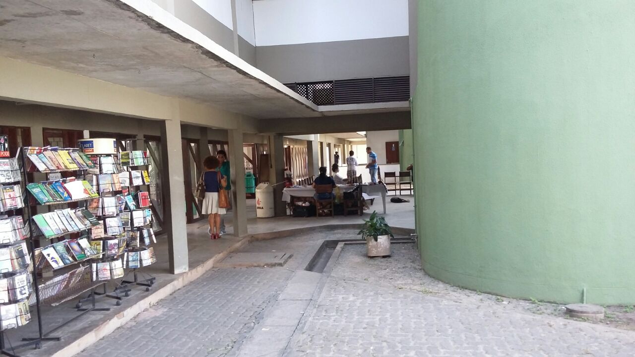 O professor ainda comenta que é provável que a movimentação de alunos na universidade volte ao normal nesta quarta-feira