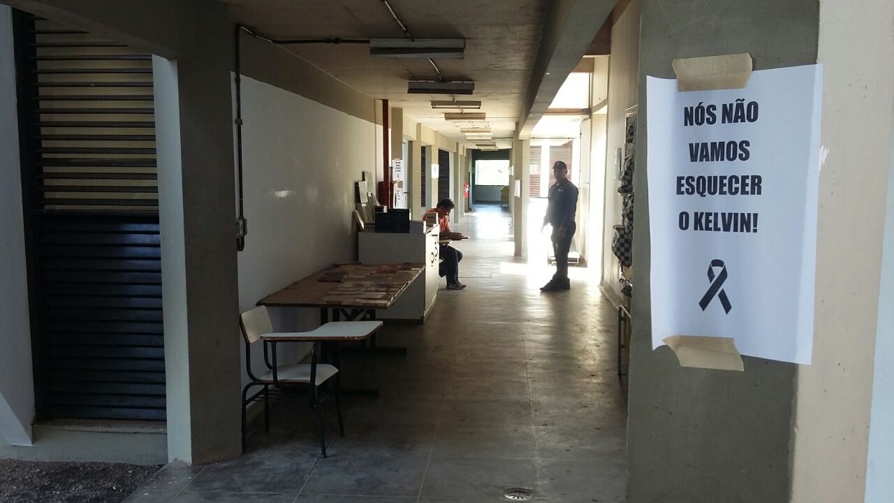 O professor ainda comenta que é provável que a movimentação de alunos na universidade volte ao normal nesta quarta-feira