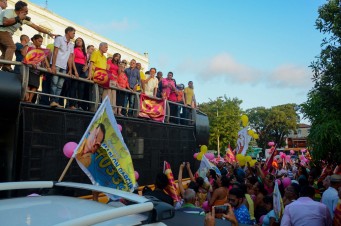 Eliziane Gama em ato p&uacute;blico na Pra&ccedil;a Deodoro