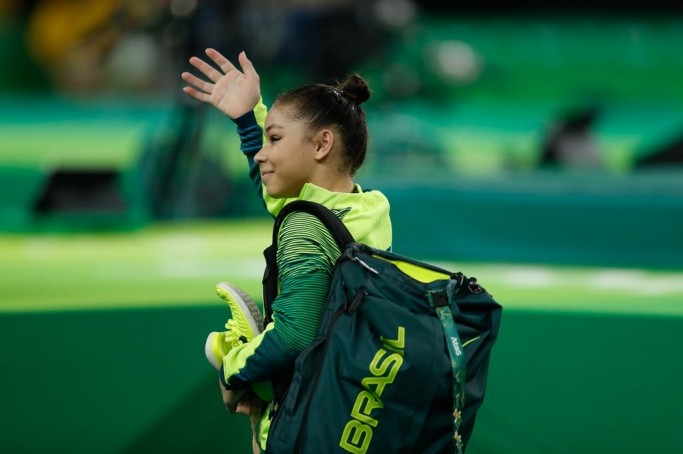 Ginasta Flávia Saraiva faz final da prova da trave e termina na 5ª colocação