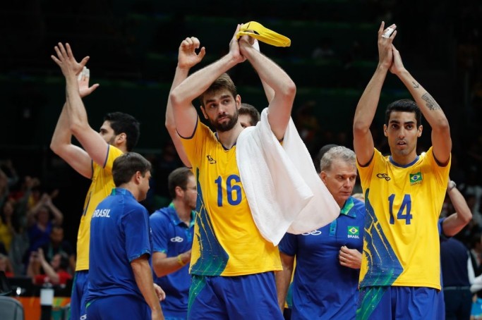 Seleção brasileira masculina de vôlei vence a da França por 3 sets a 1 no Maracanãzinho e vai às quartas-de-final