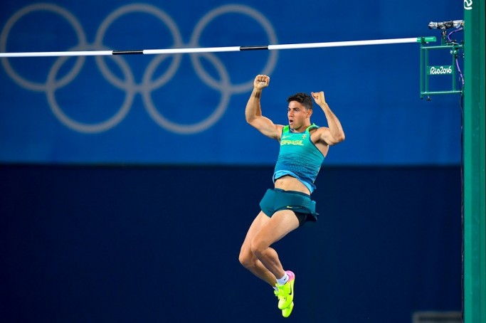 Thiago Braz da Silva, 22 anos, conquista ouro inédito para o Brasil no salto com vara masculino e bate recorde olímpico ao saltar 6,03 metros.