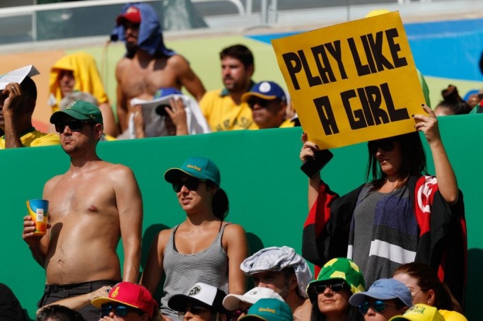 Rio de Janeiro - Torcedores no Maracanã, na partida entre Brasil e Suécia 